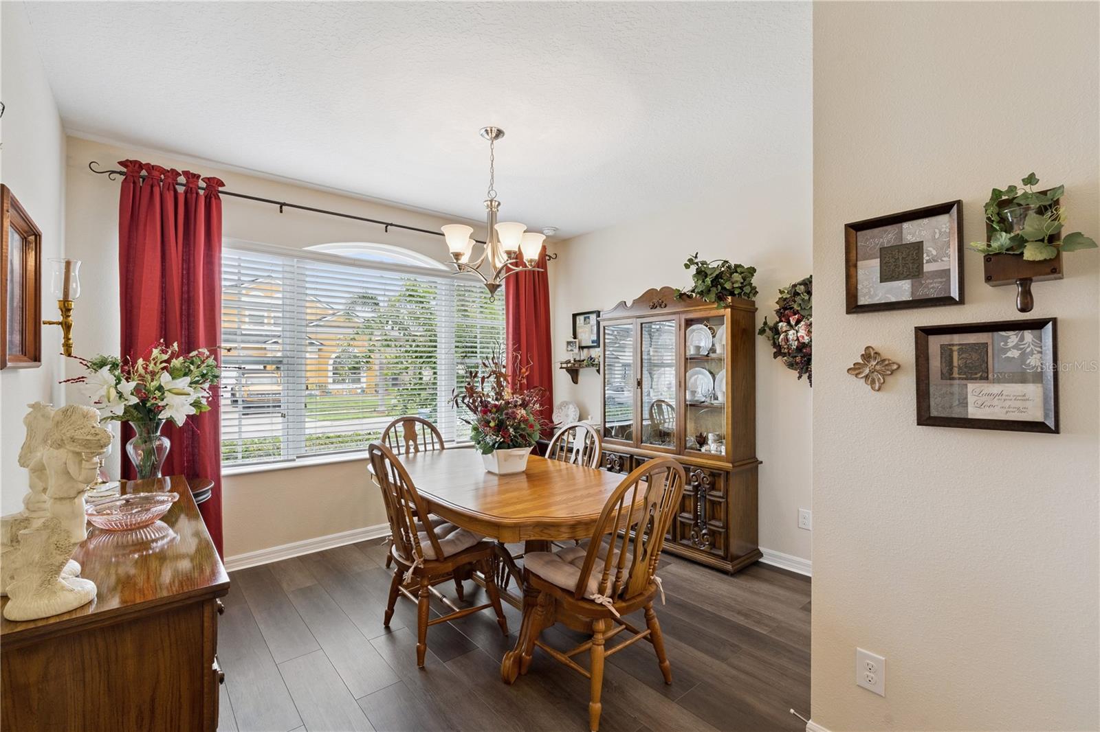 518 CADIZ LOOP
