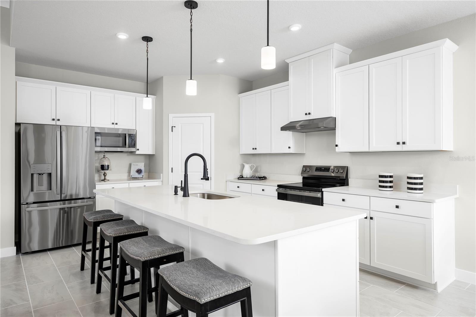 22174 PINE GROVE LOOP