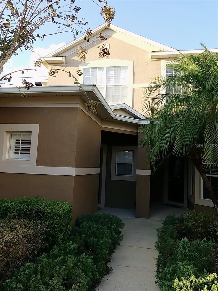LUXURY UPSCALE SECURE GATED COMMUNITY AWAITS YOU. This HUGE 3 BEDROOM 2.5 BATHROOM FRESHLY PAINTED high style townhome is packed with upgrades. Kitchen has 42" CHERRY SOLID WOOD CABINETS, PERFECT GLEAMING STAINLESS APPLIANCES, & TONS OF STORAGE. There is a HUGE LAUNDRY room with MAYTAG appliances. The ENORMOUS MASTER BEDROOM had WIDE PLANK WOOD TILE, PLANTATION SHUTTERS, WALK IN CLOSETS and a bathroom with a SUNKIN TUB, SEPARATE SHOWER AND BROADWAY LIGHTING. The main living area is a combo of FAMILY ROOM/DINNING ROOM WITH TONS OF SPACE and a lovely garden view. Upstairs are TWO MORE LARGE BEDROOMS WITH HARDWOOD AND PLANTATION SHUTTERS AND A BATH. This is a quiet lovely neighborhood where you can relax. Everything is taken care of including the landscaping. Close to 417, shopping, and restaurants. Its just perfect.