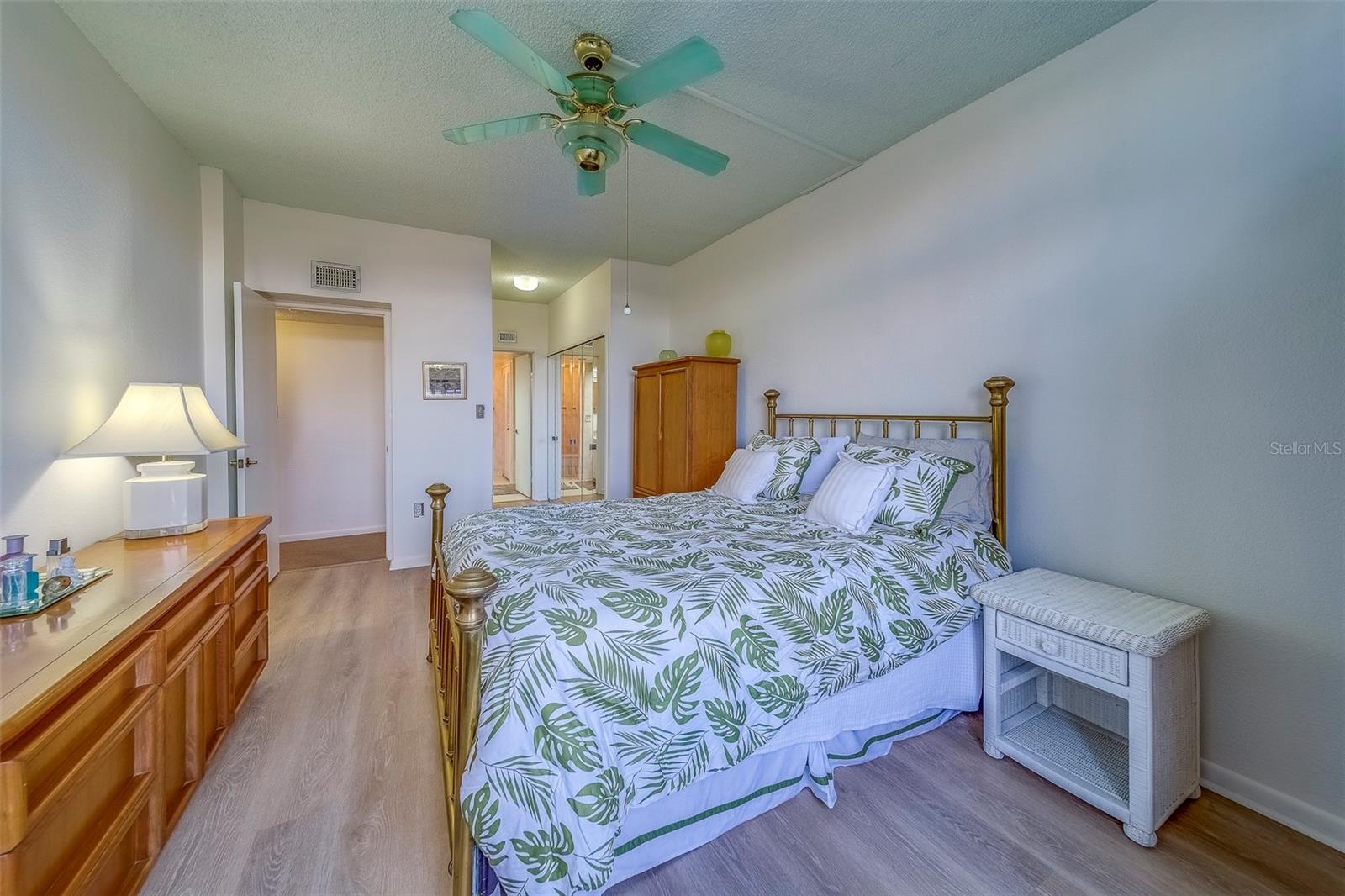 STARBOARD TOWER - Residential Lease