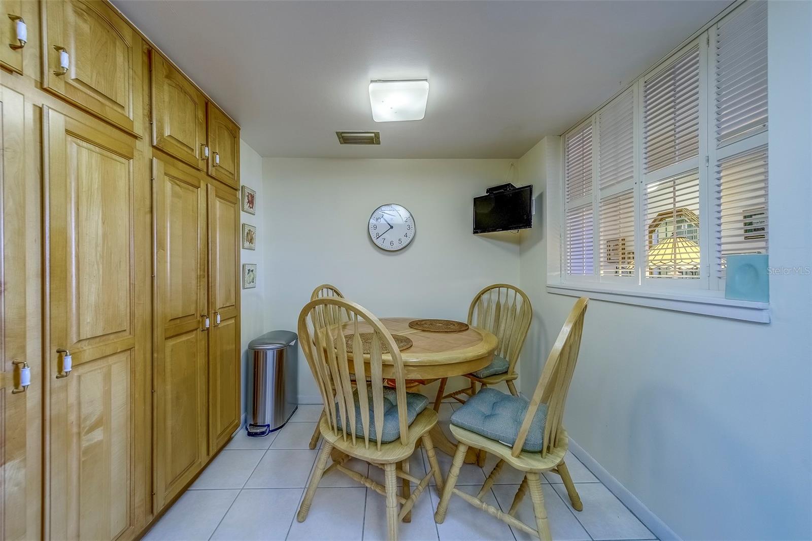 STARBOARD TOWER - Residential Lease