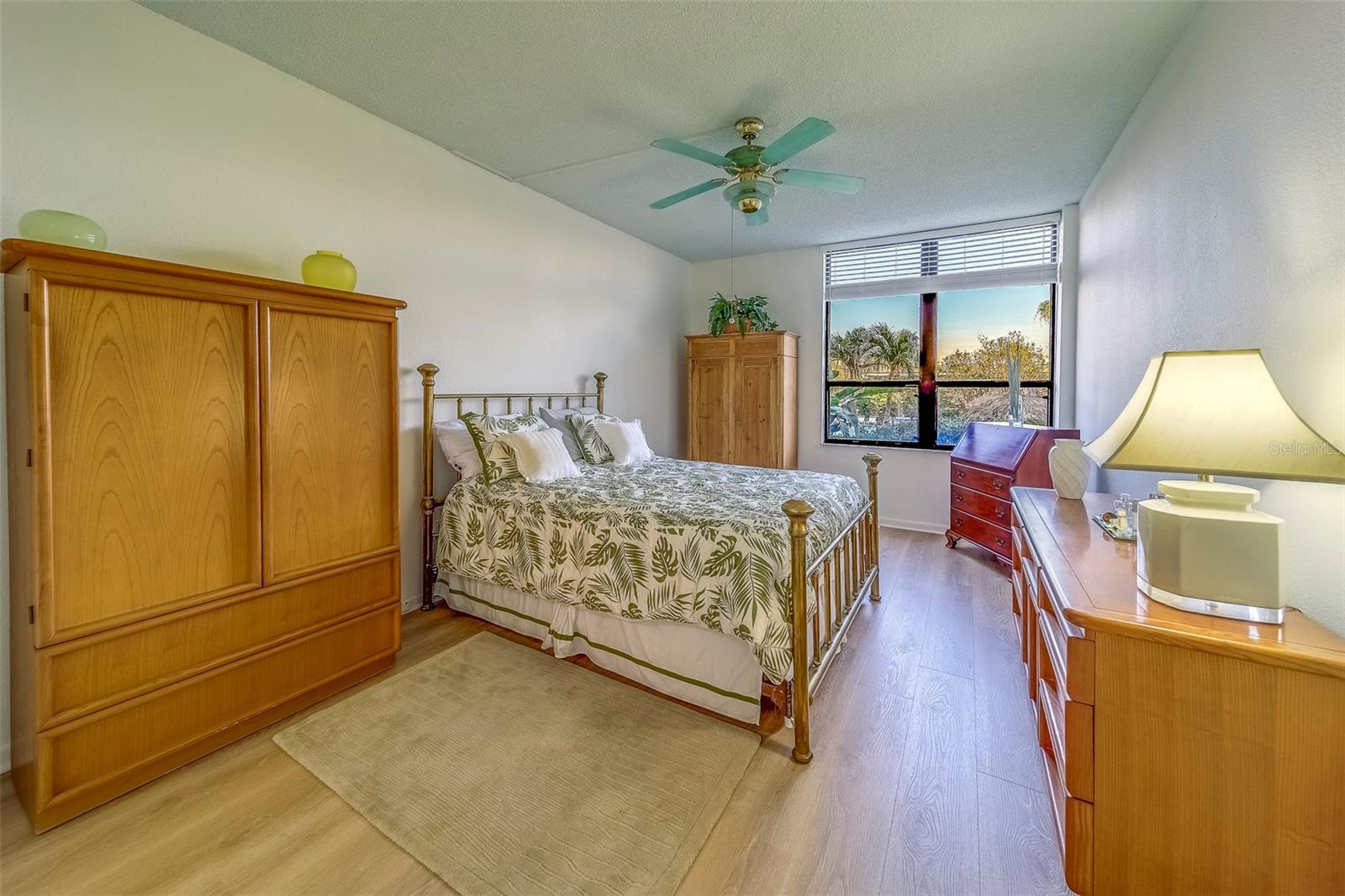 STARBOARD TOWER - Residential Lease