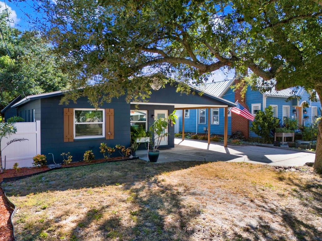 Photo of 2806 W Wallace Avenue, Tampa, FL 33611 (MLS # TB8441655)