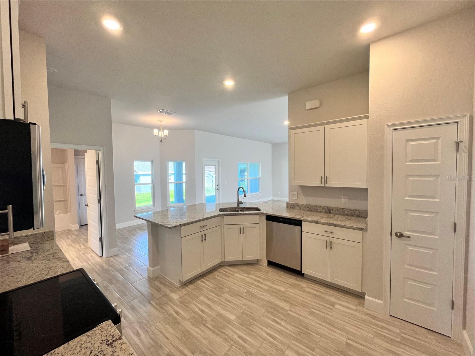 SILVER SPRINGS ACRES - Residential