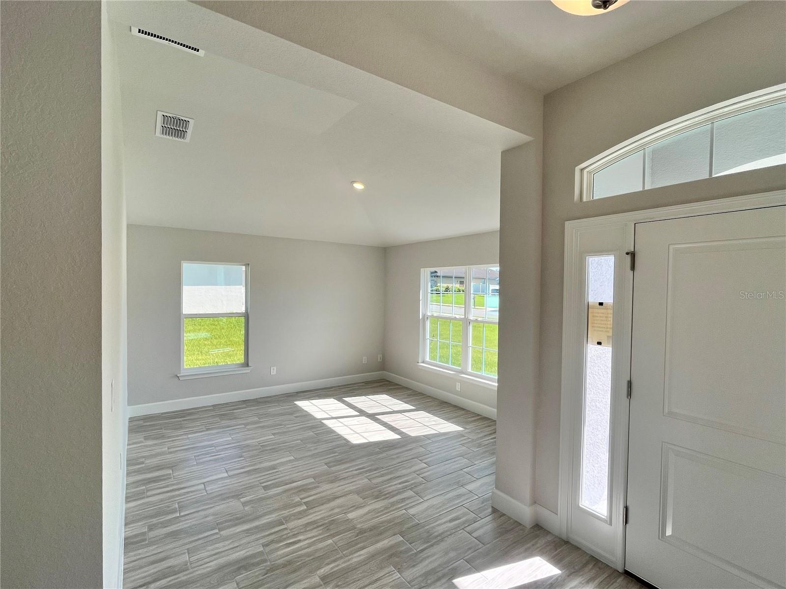 SILVER SPRINGS ACRES - Residential