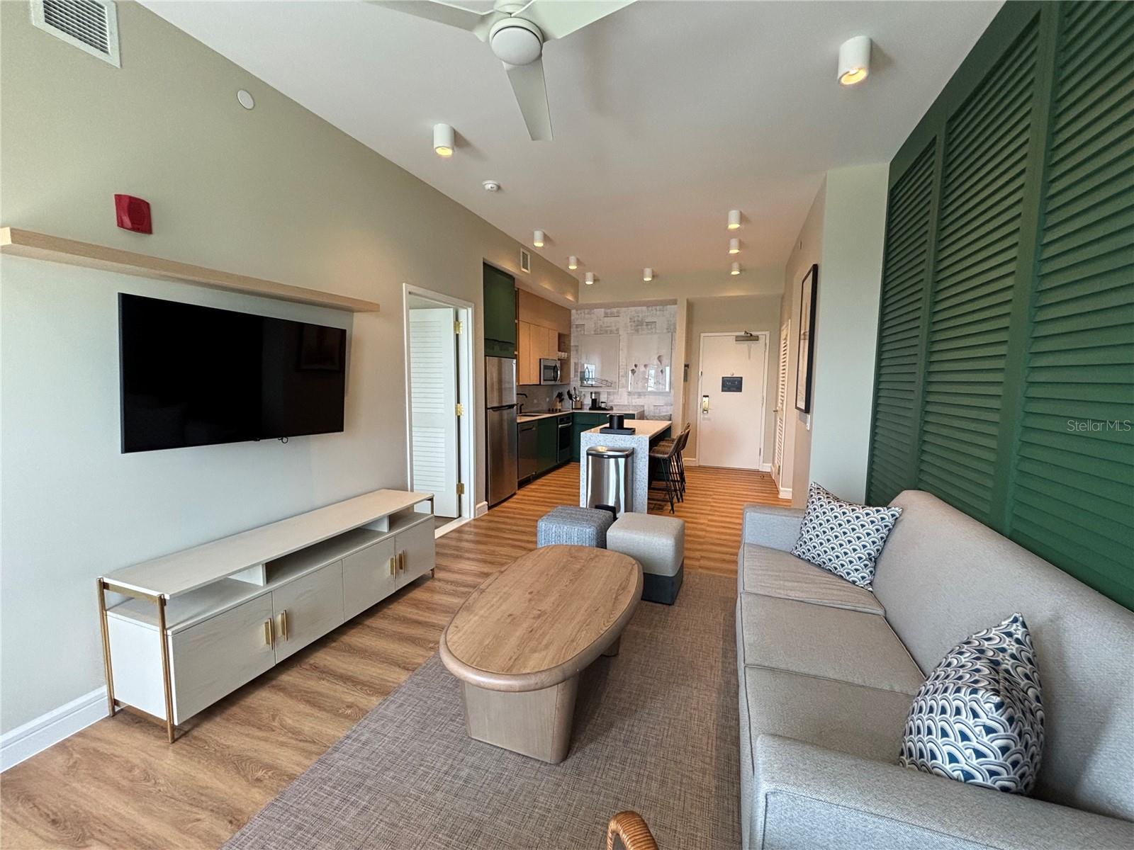 SUNSET WALK HOTEL CONDO PH 1 - Residential