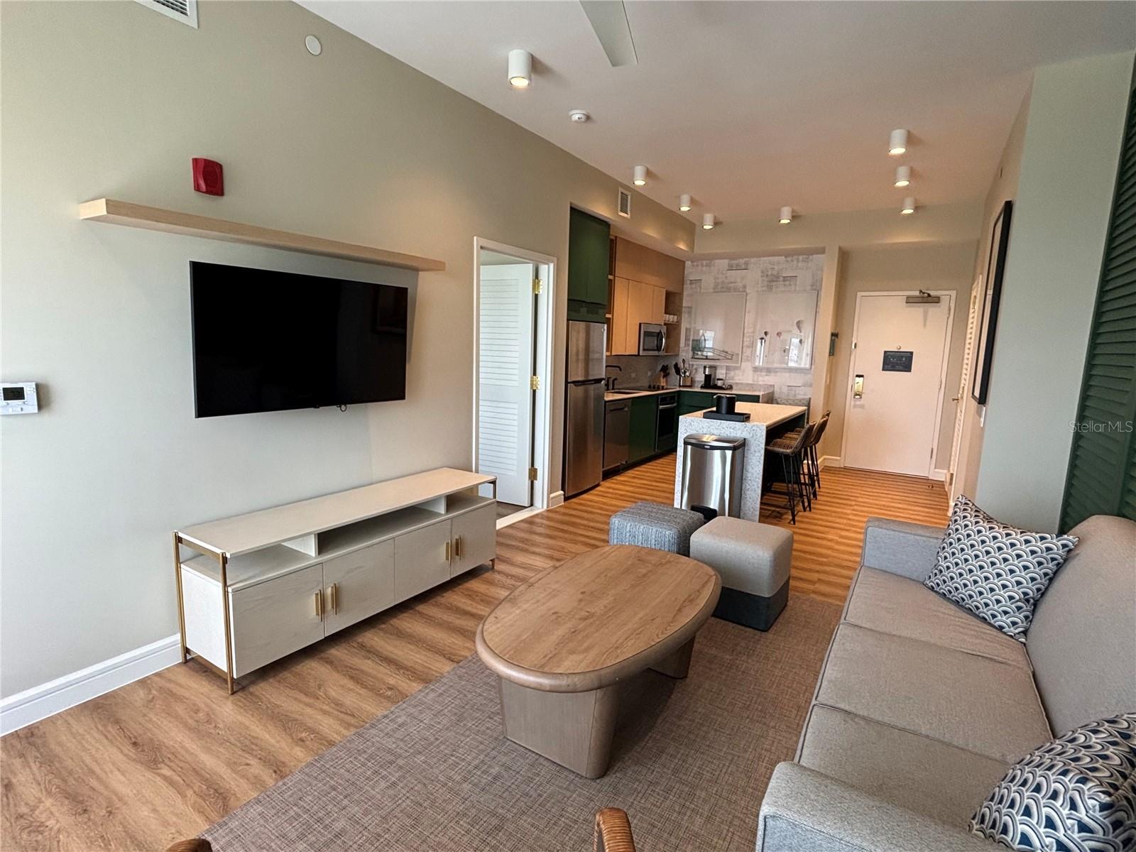 SUNSET WALK HOTEL CONDO PH 1 - Residential