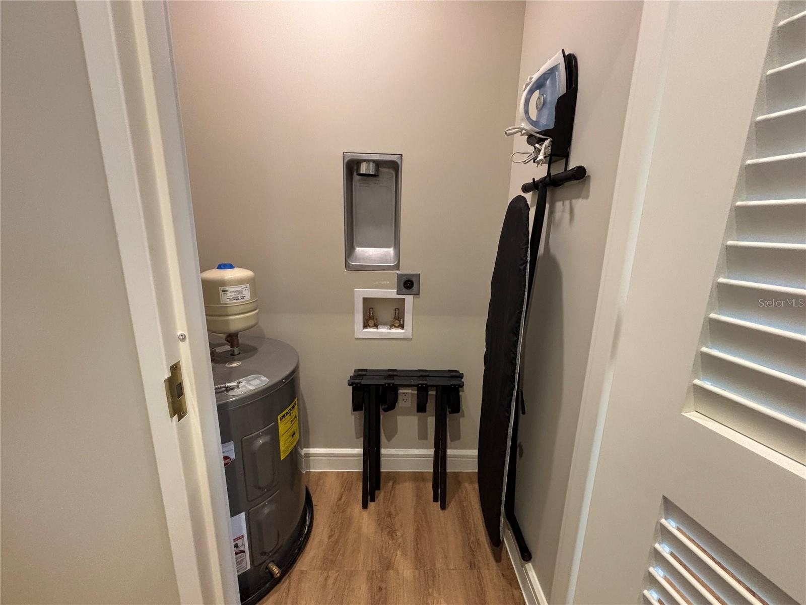 SUNSET WALK HOTEL CONDO PH 1 - Residential