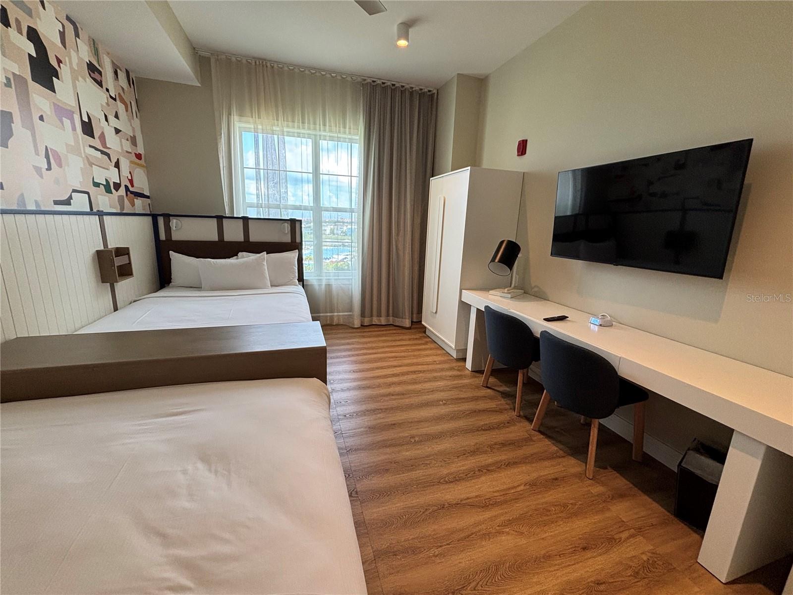 SUNSET WALK HOTEL CONDO PH 1 - Residential