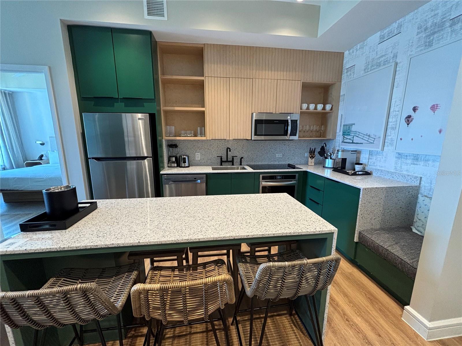 SUNSET WALK HOTEL CONDO PH 1 - Residential