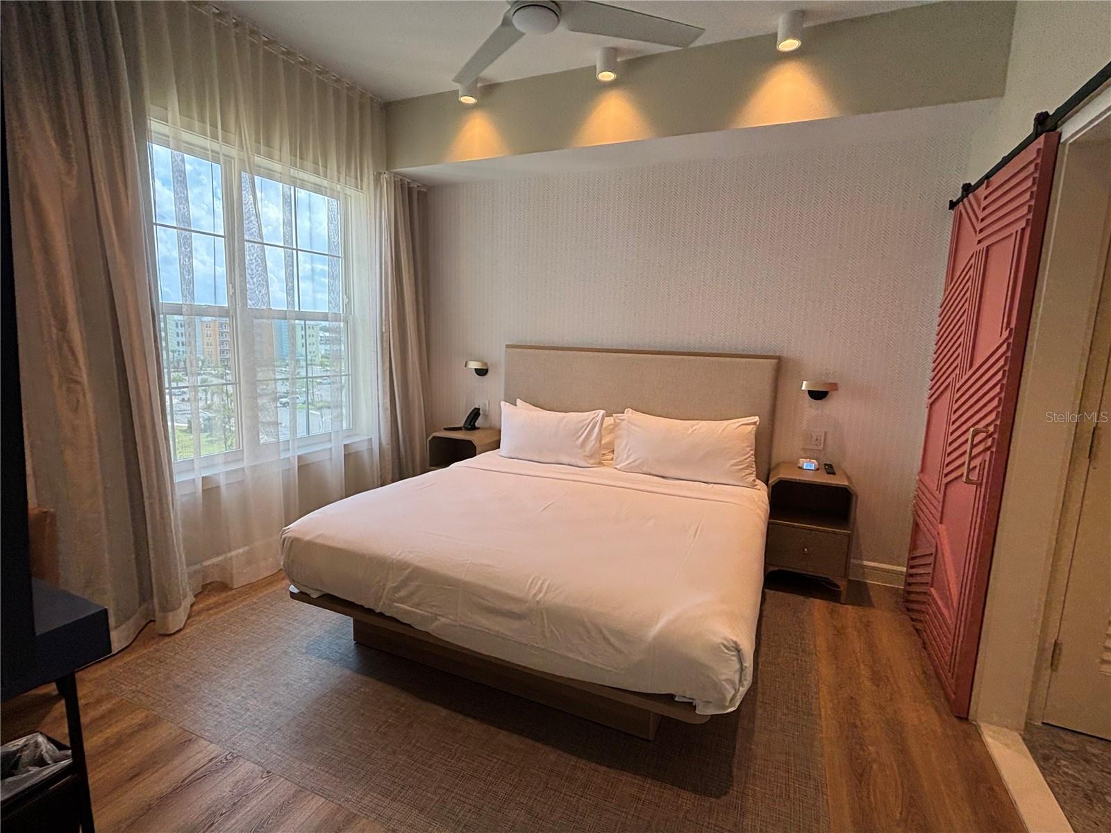 SUNSET WALK HOTEL CONDO PH 1 - Residential