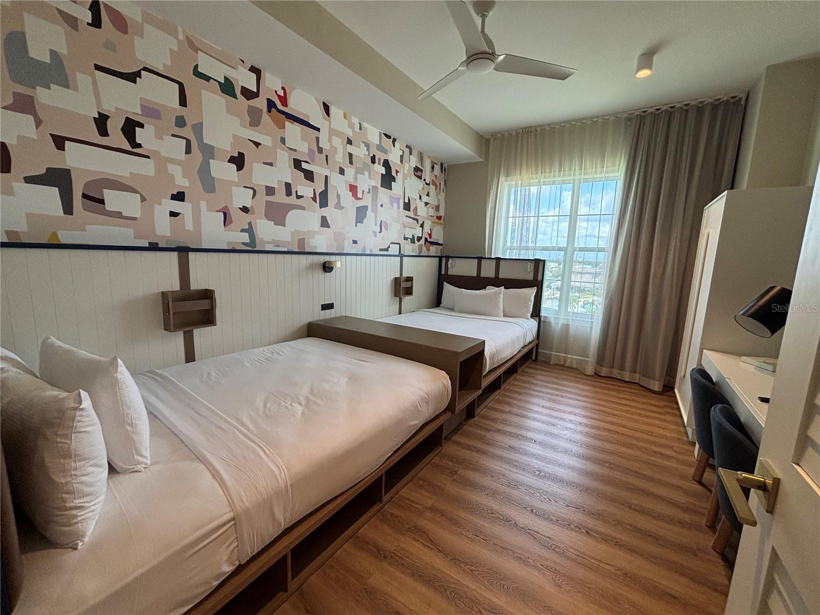 SUNSET WALK HOTEL CONDO PH 1 - Residential