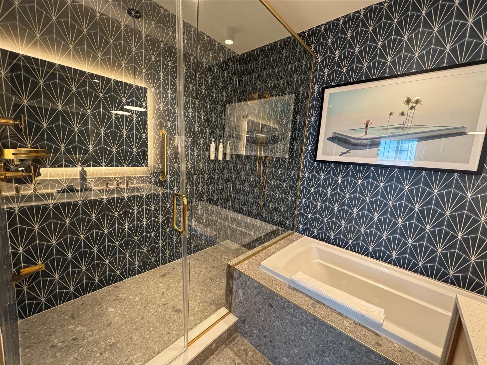 SUNSET WALK HOTEL CONDO PH 1 - Residential