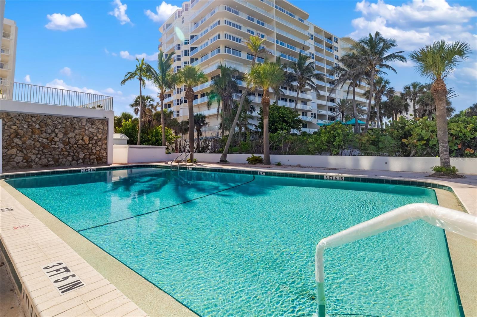 LIDO HARBOUR TOWERS - Residential Lease