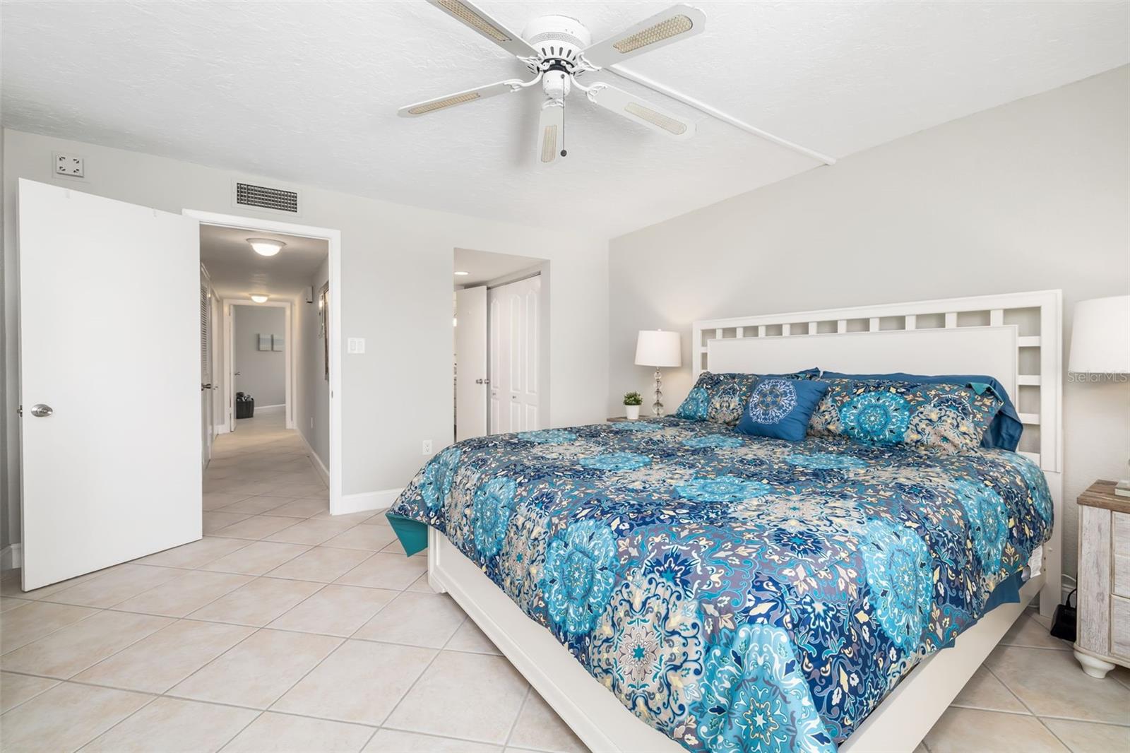 LIDO HARBOUR TOWERS - Residential Lease