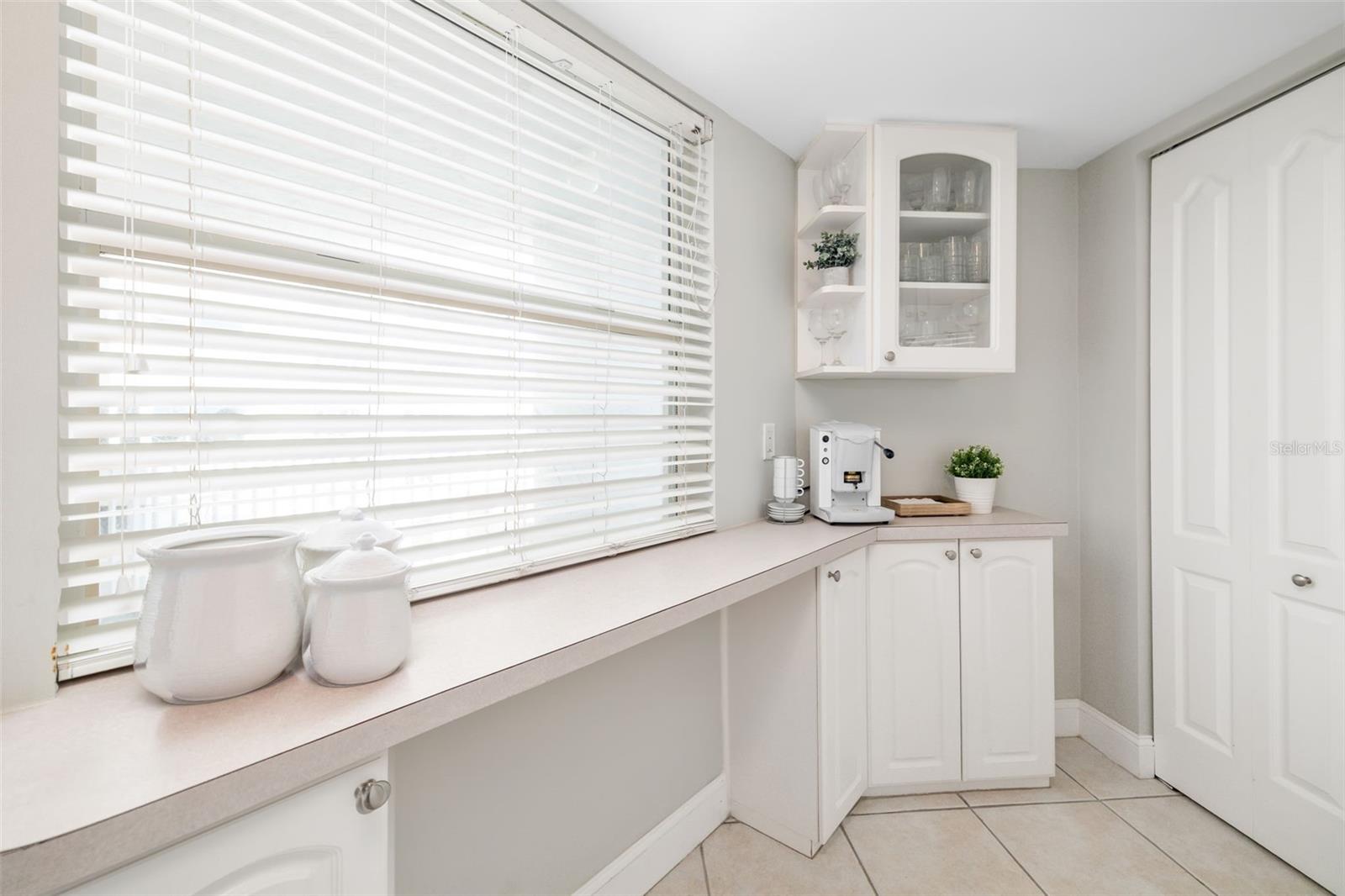 LIDO HARBOUR TOWERS - Residential Lease