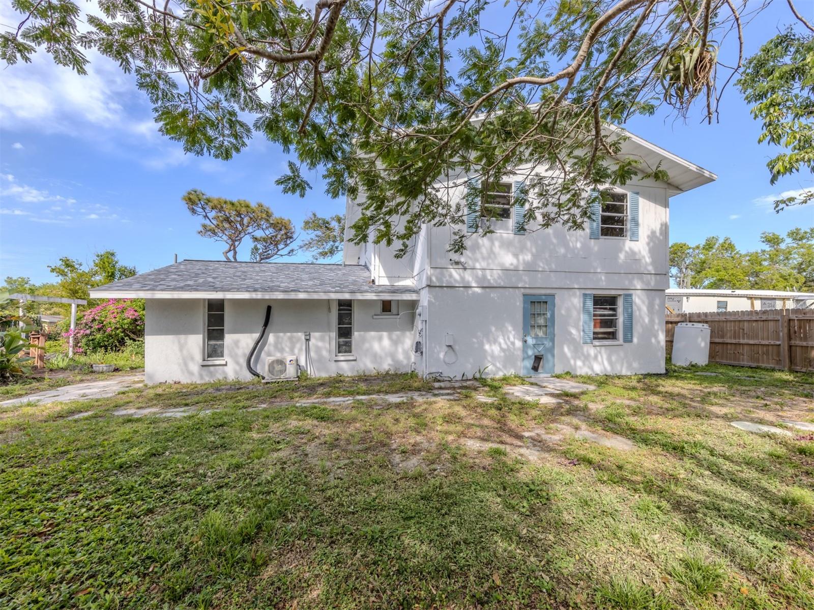 200 SIERRA STREET S