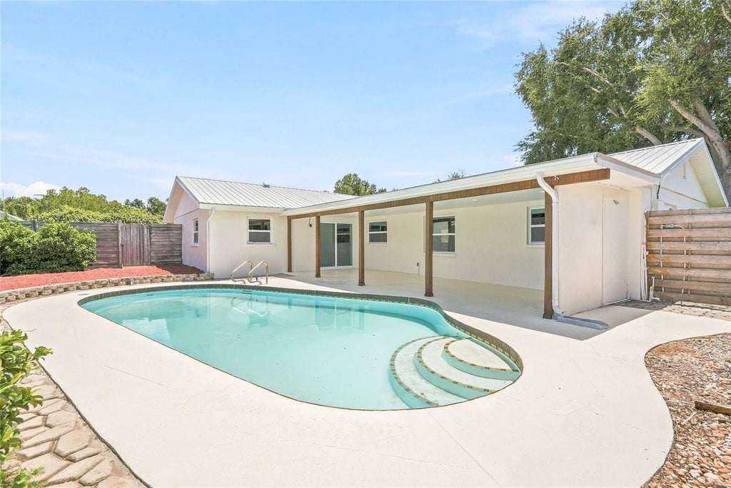 Photo of 5116 18th Avenue W, Bradenton, FL 34209 (MLS # TB8535193)