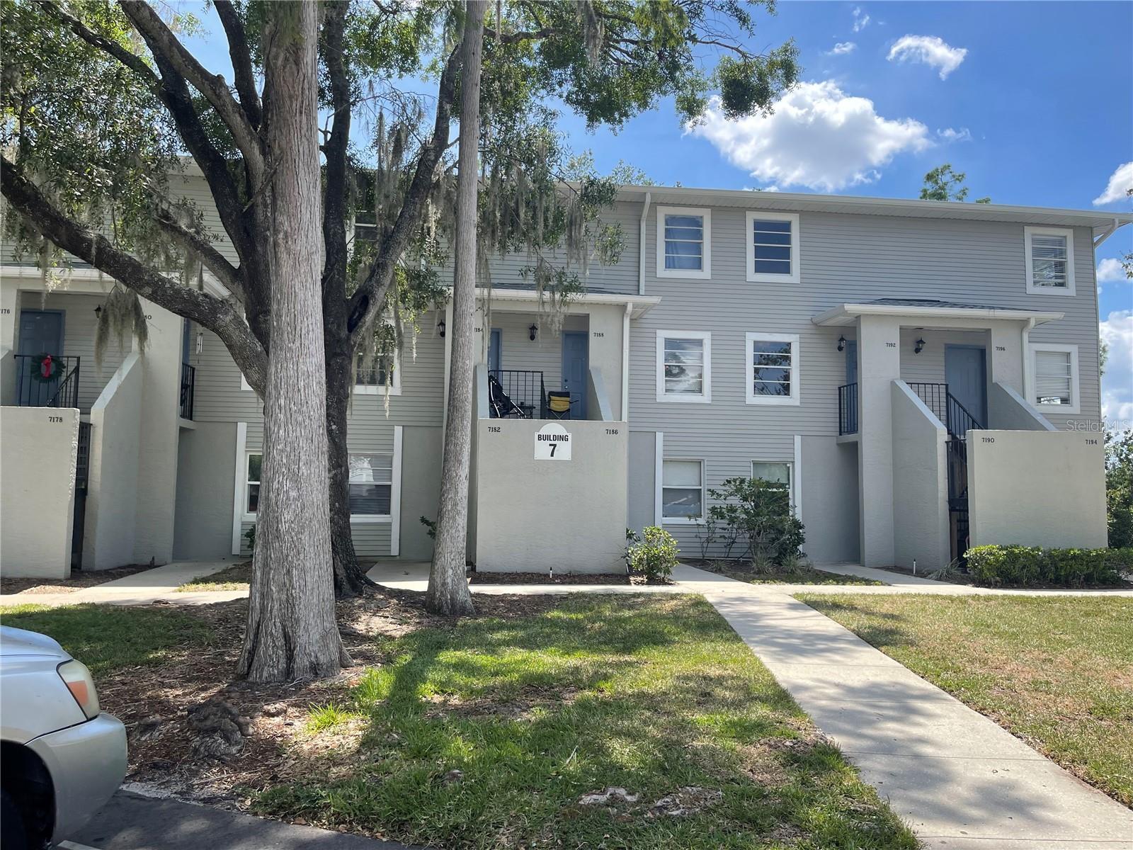 Very charming Waterside 2 beds/1.5 baths condo with new Vinyl flooring, freshly painted. Steps to a Community Pool, playground, Clubhouse, and amenities. Easy access to all the major shopping centers, dining & entertainment. Condo is in a gated community near Busch Garden. Hurry won't last long. Call for appointment.