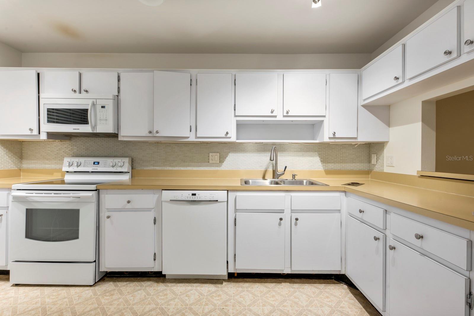 PELICAN COVE I - Residential