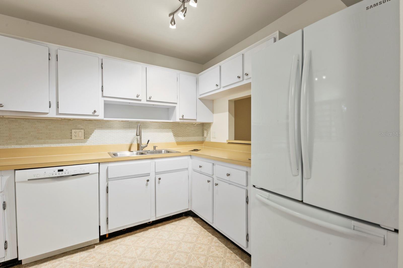 PELICAN COVE I - Residential