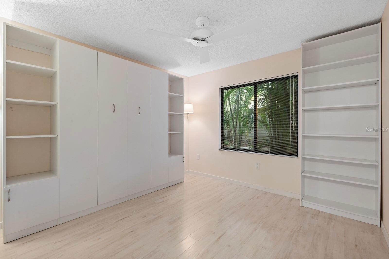 PELICAN COVE I - Residential