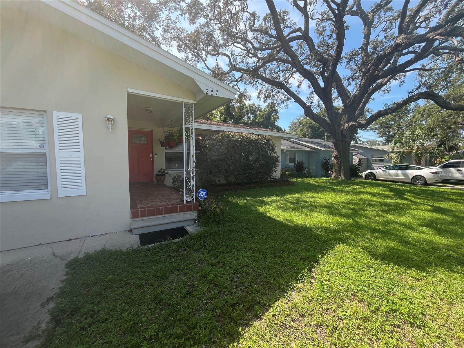 Charming 3-Bedroom Home in Quiet Largo Neighborhood – Minutes from the Beach!
Welcome to this beautifully maintained 3-bedroom, 1-bath home nestled in a peaceful neighborhood on the same street as the brand-new Largo Town Hall. Conveniently located close to shops, restaurants, grocery stores, and just 10 minutes from the beach, this property offers both comfort and convenience.
Property Highlights:
Water, sewer, and trash included in the rental price
Updated kitchen with newer appliances and a built-in kitchen/dining combo set (included!)
Samsung washer and dryer for your convenience
Keyless entry on all doors for added security and ease
ADT security system options available
Ceiling fans and window treatments throughout
Patio furniture, hutch, and bar included
Flexible 3rd bedroom – perfect as an office or guest room
Additional Details:
Small pets considered (with approval)
No smoking permitted
Enjoy the perfect mix of quiet living and city convenience in this well-appointed Largo home. Schedule your showing today and make this your next home!
