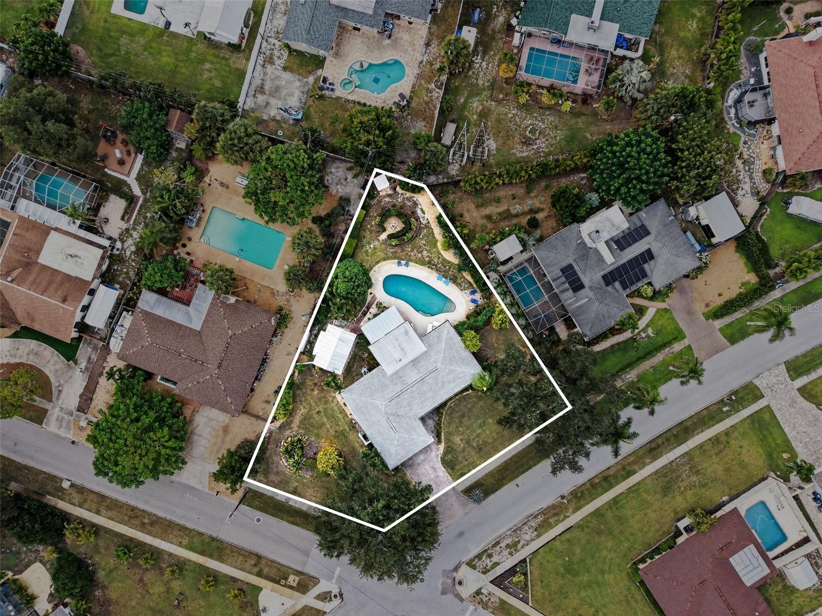 1110 DE NARVEZ AVENUE