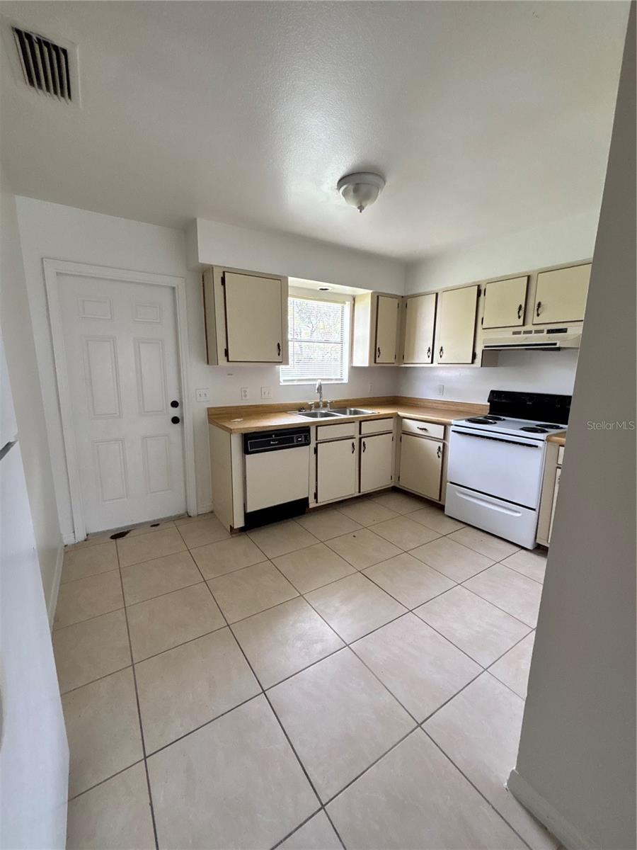 ST CLOUD 2ND TOWN OF - Residential Lease