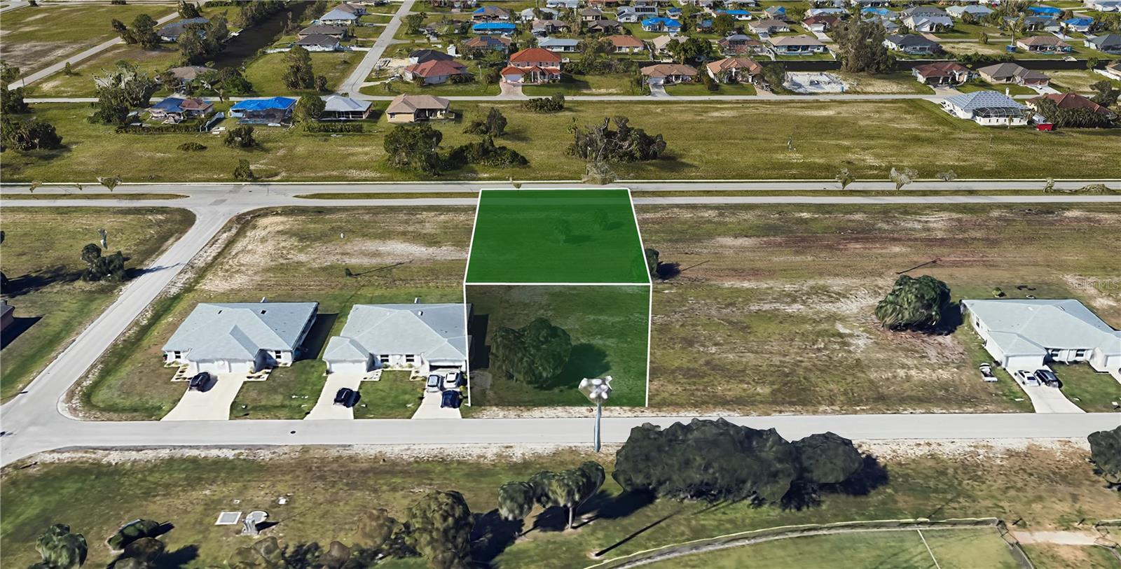 CAPE CORAL - Land