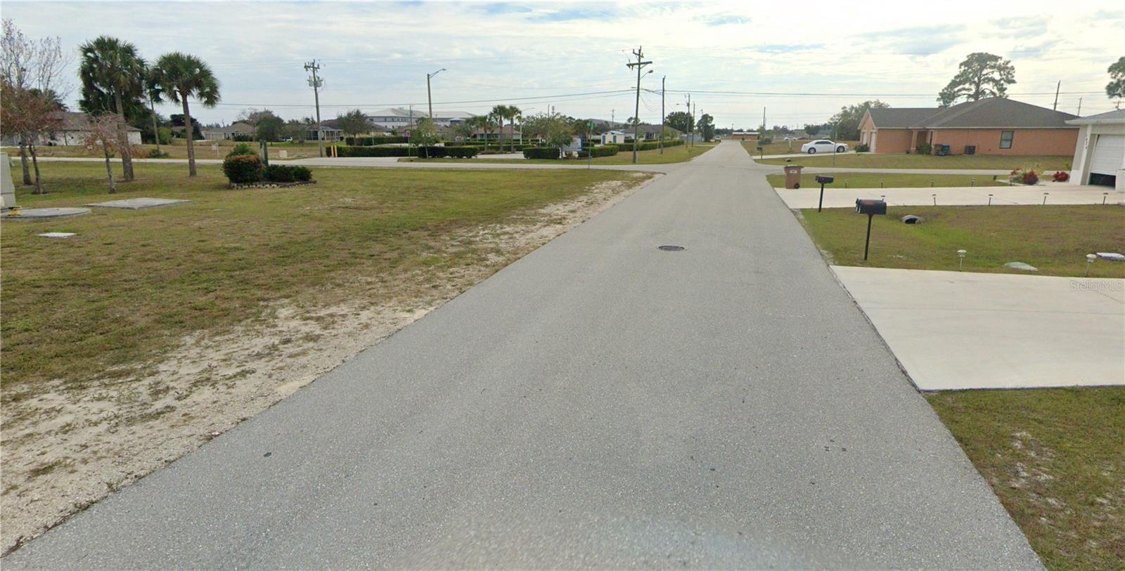 CAPE CORAL - Land