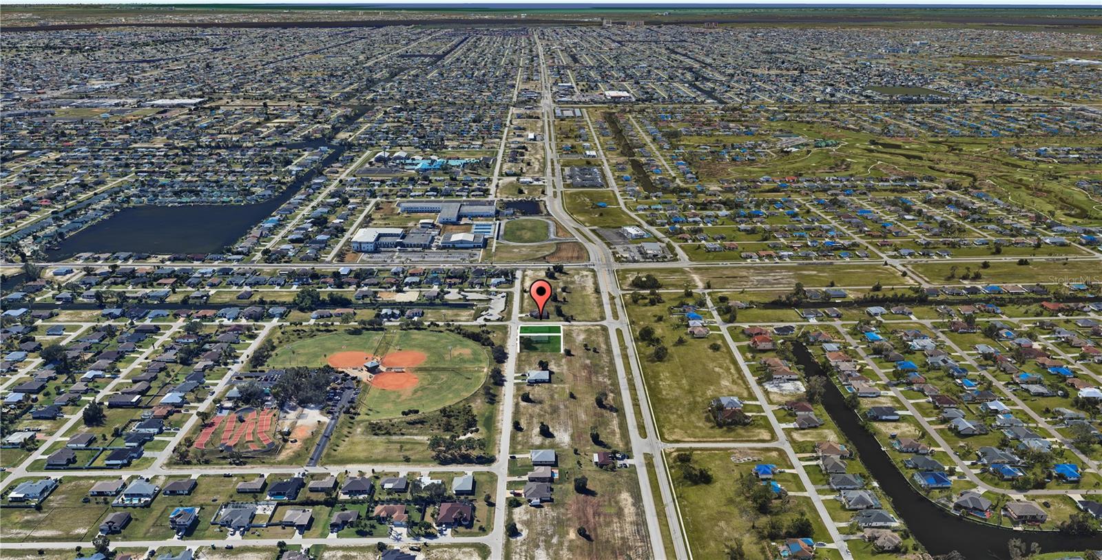 CAPE CORAL - Land