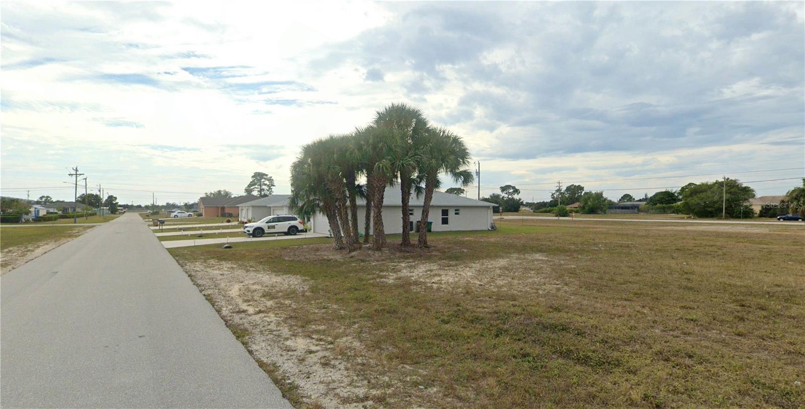 CAPE CORAL - Land