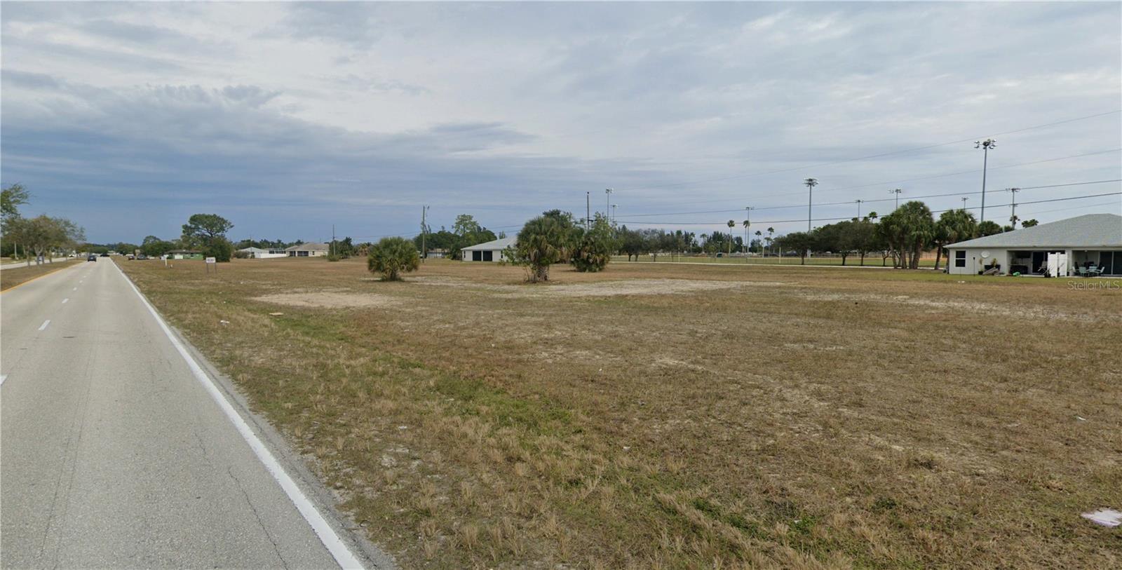 CAPE CORAL - Land