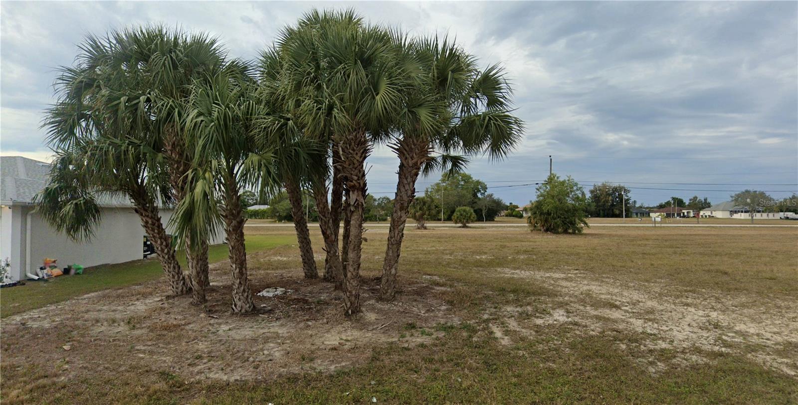 CAPE CORAL - Land