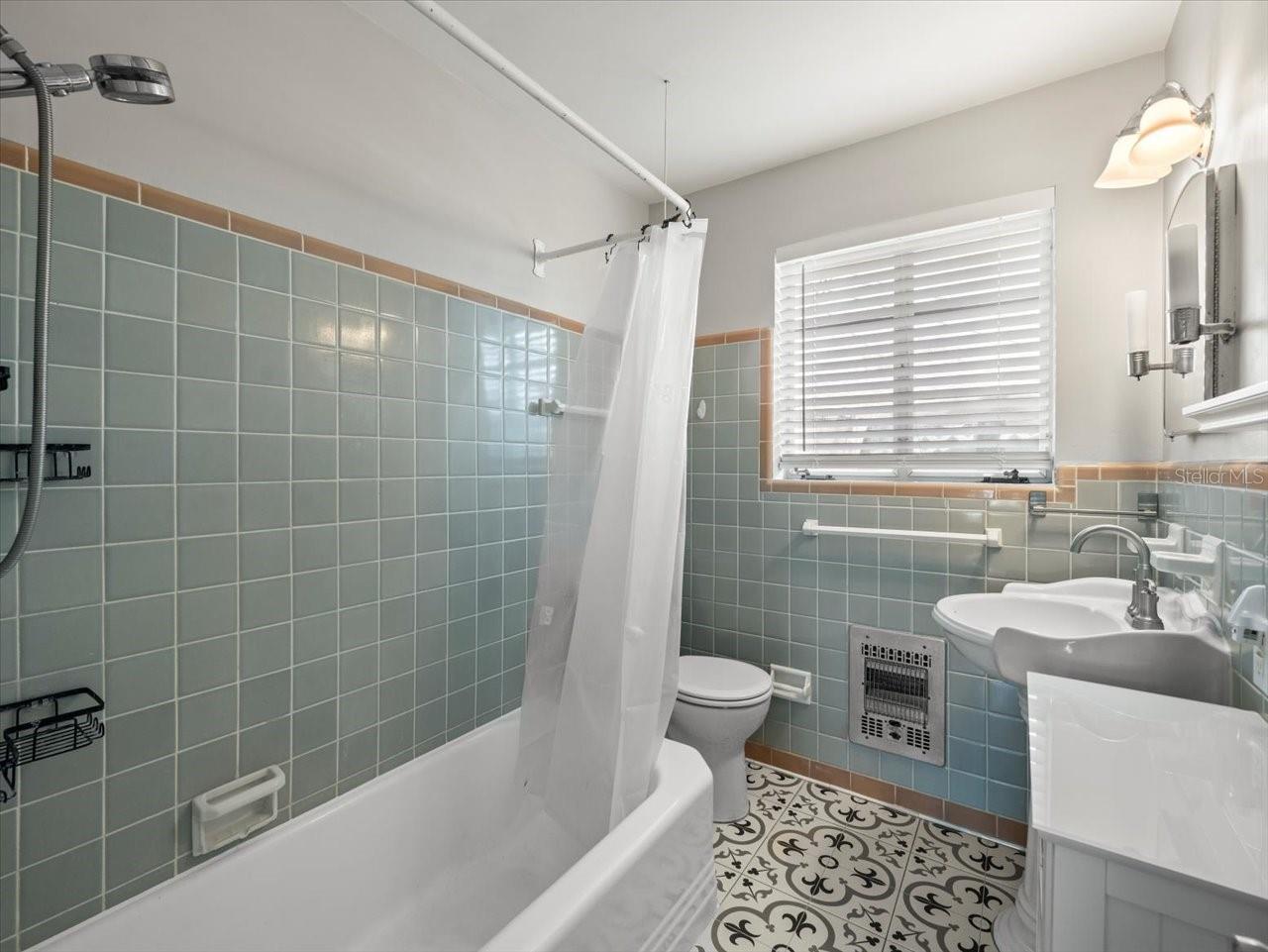 DON CE-SAR PLACE - Residential Income