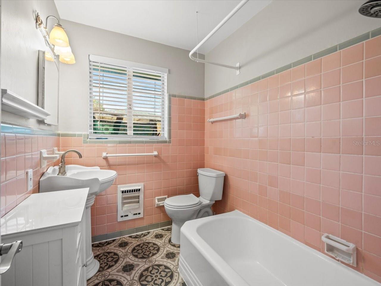 DON CE-SAR PLACE - Residential Income