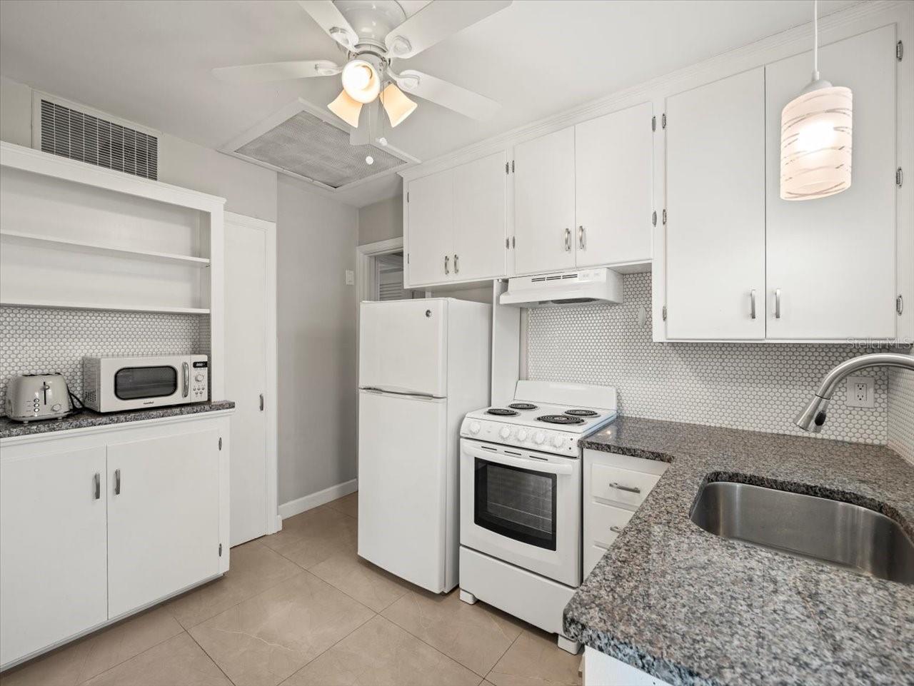 DON CE-SAR PLACE - Residential Income