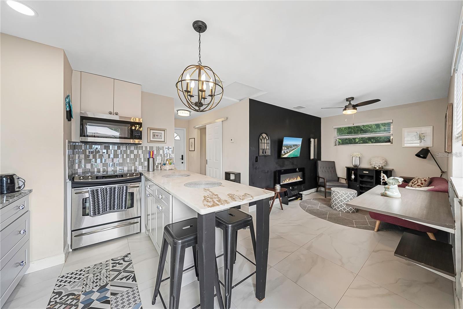 DON CE-SAR PLACE - Residential Income