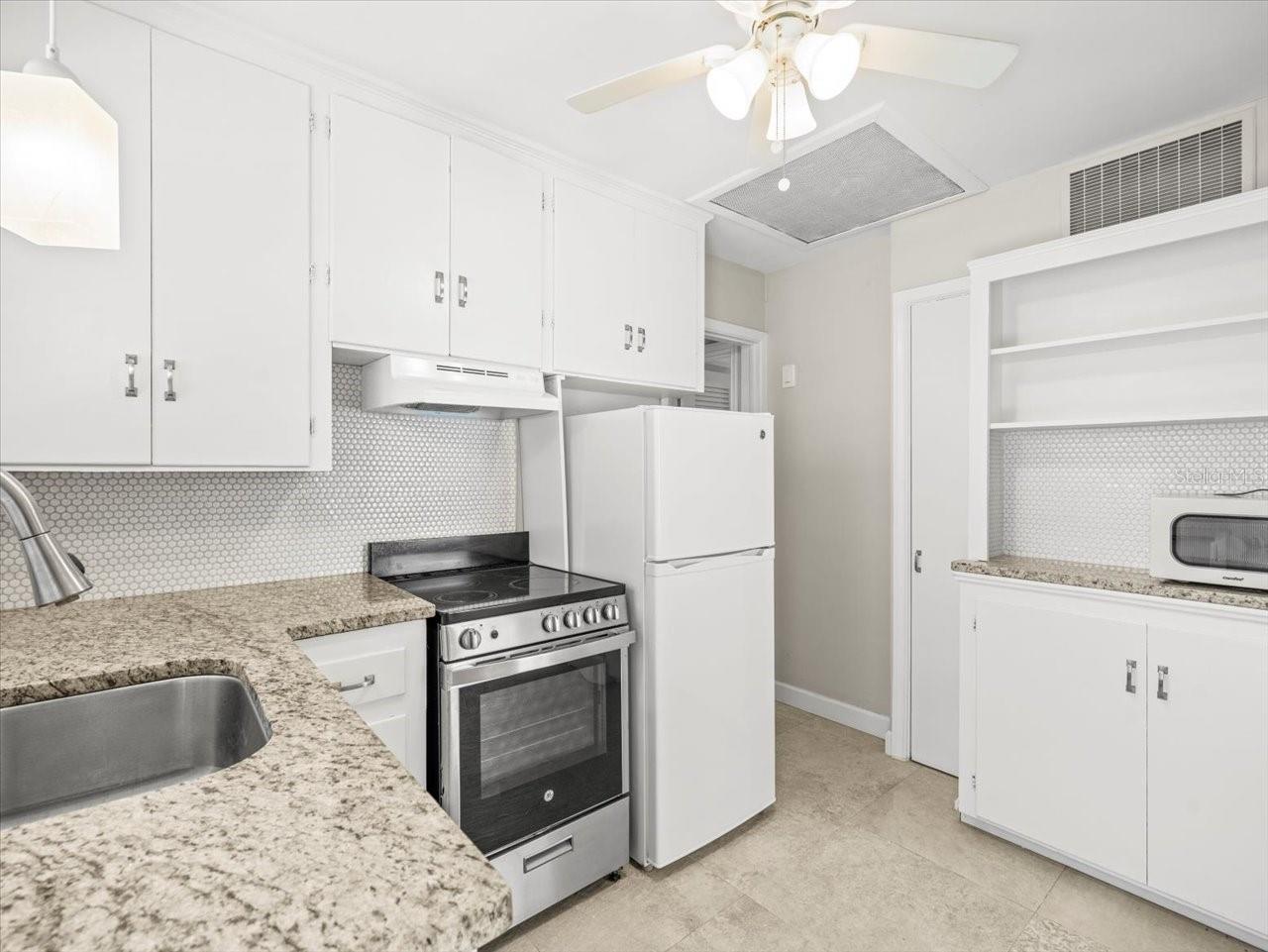 DON CE-SAR PLACE - Residential Income