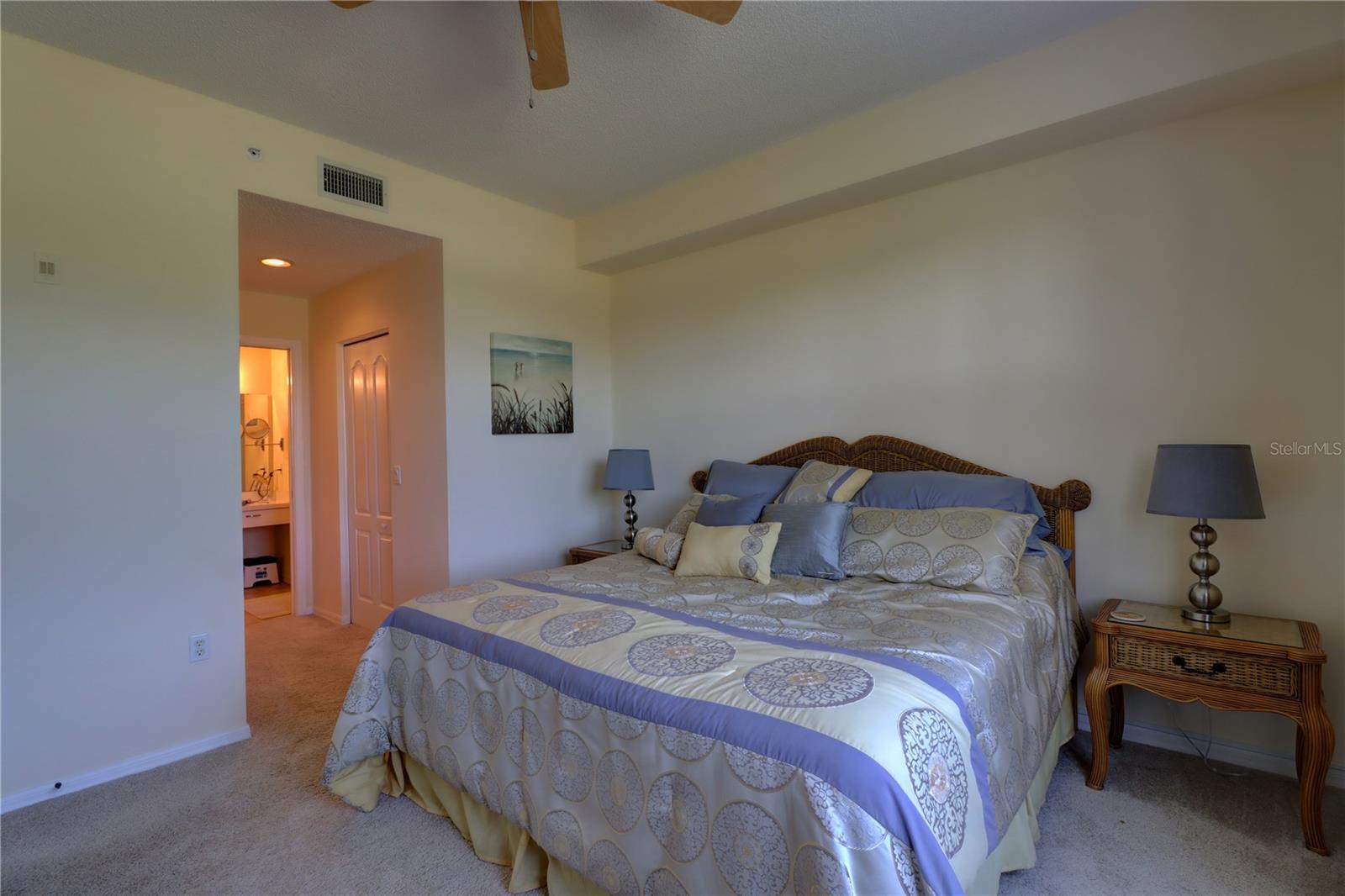 HERITAGE OAKS GOLF & COUNTRY CLUB - Residential