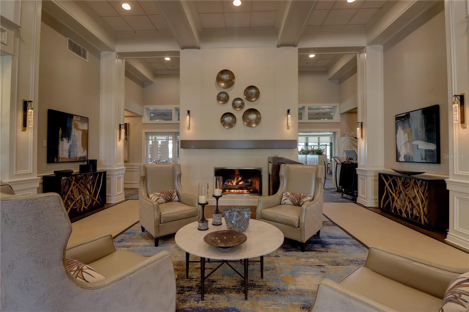 HERITAGE OAKS GOLF & COUNTRY CLUB - Residential