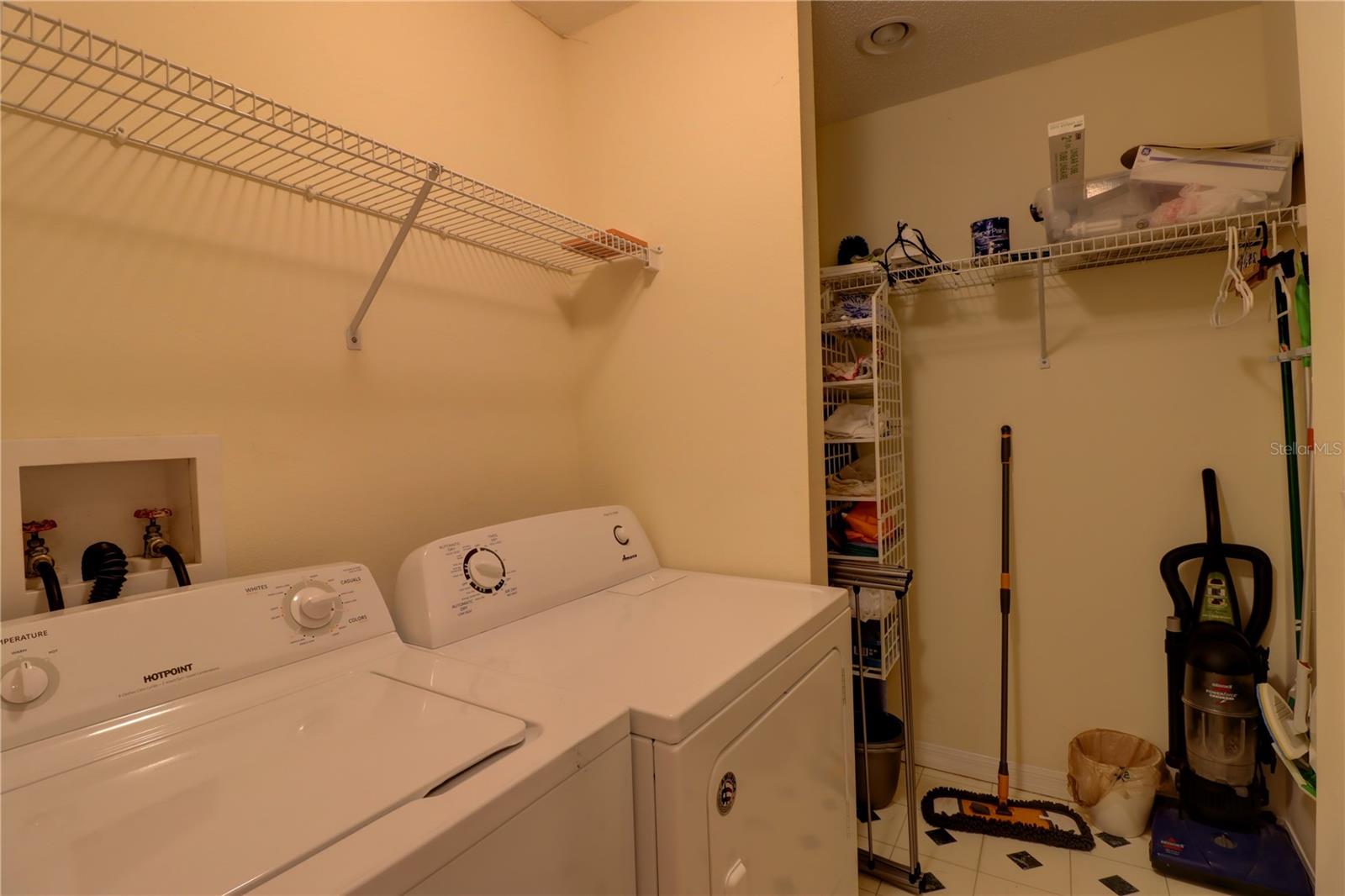 HERITAGE OAKS GOLF & COUNTRY CLUB - Residential