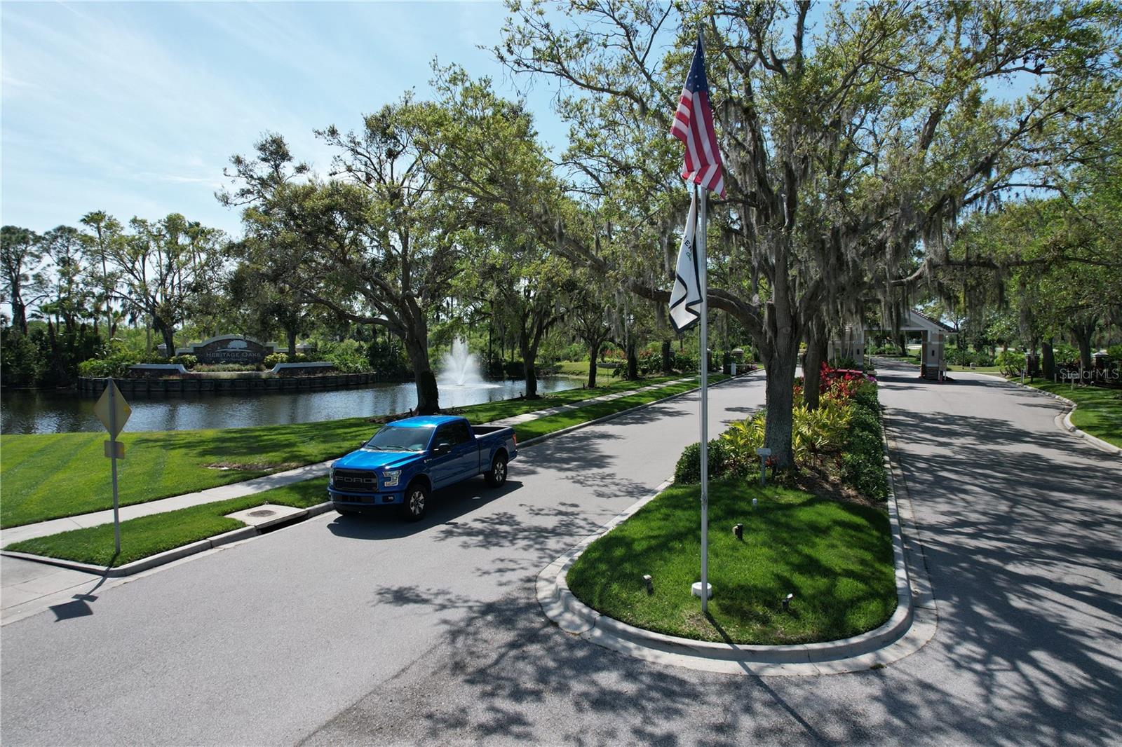 HERITAGE OAKS GOLF & COUNTRY CLUB - Residential