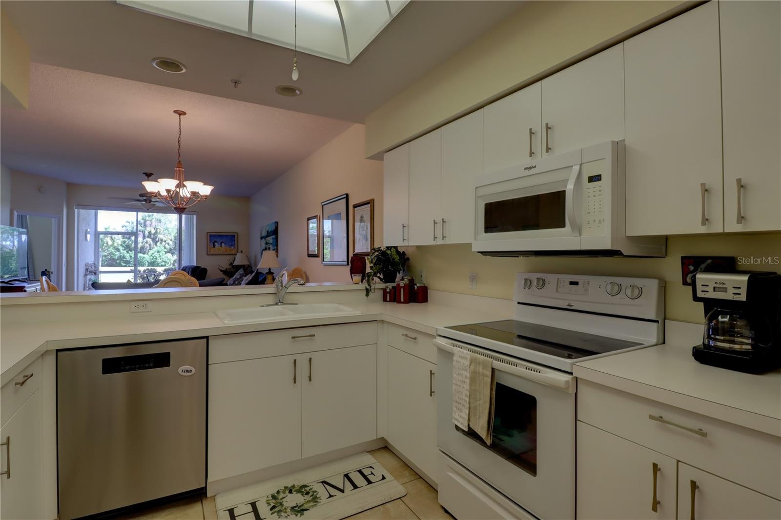 HERITAGE OAKS GOLF & COUNTRY CLUB - Residential