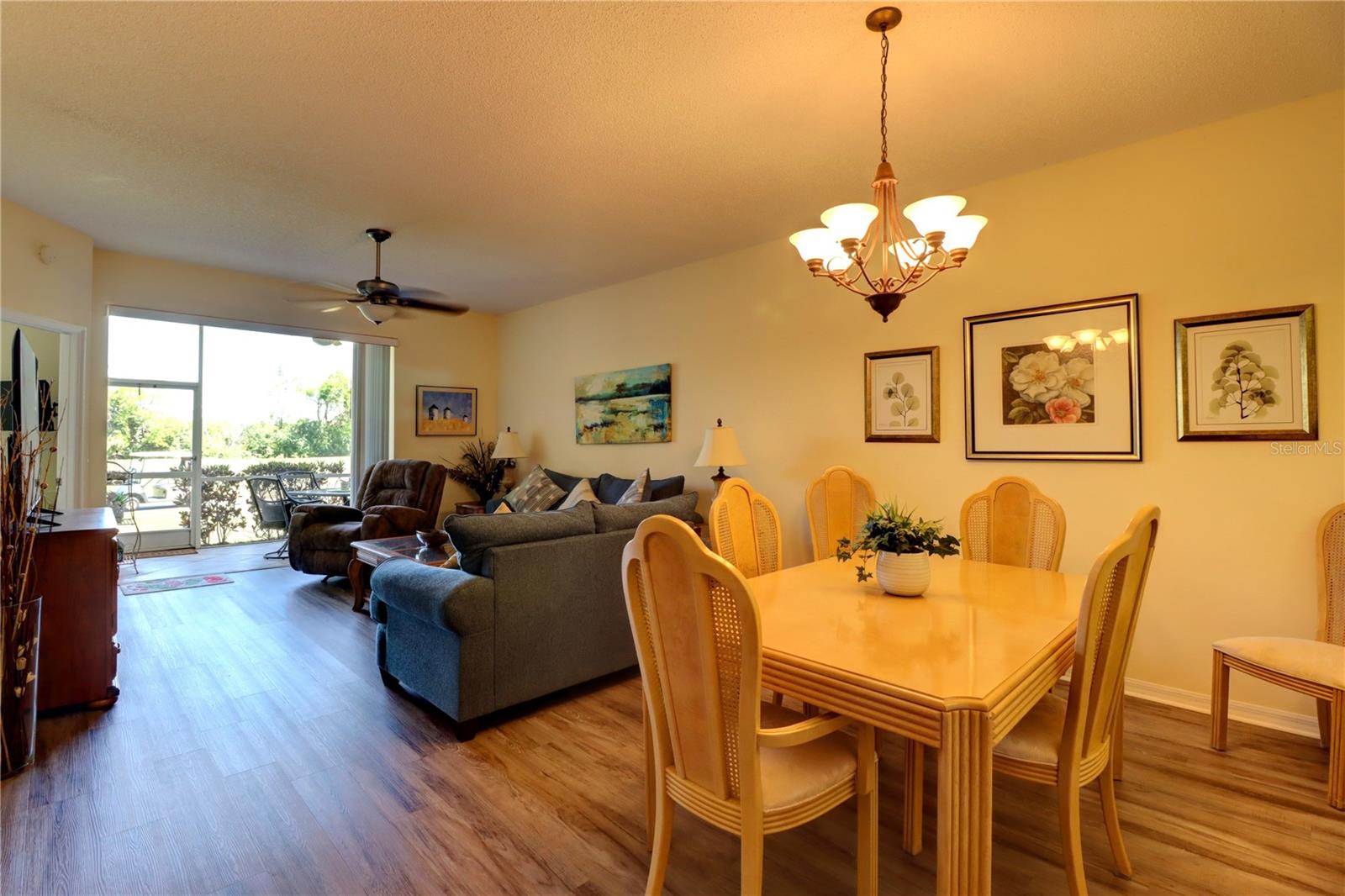 HERITAGE OAKS GOLF & COUNTRY CLUB - Residential