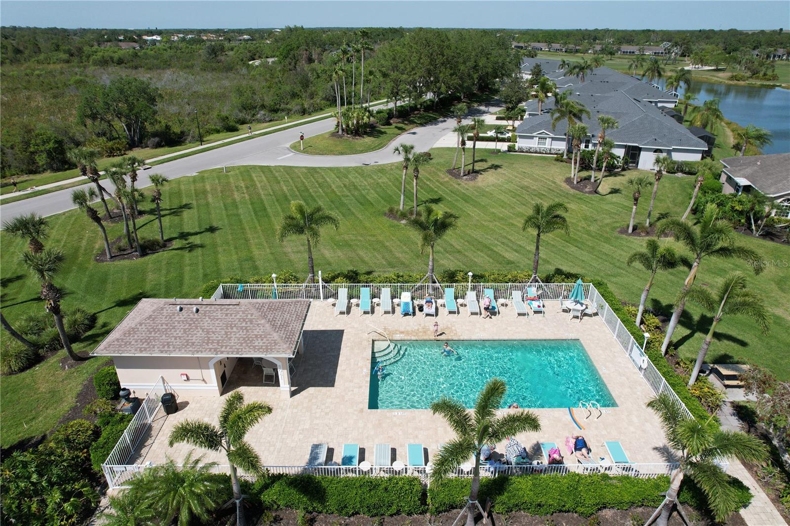 HERITAGE OAKS GOLF & COUNTRY CLUB - Residential