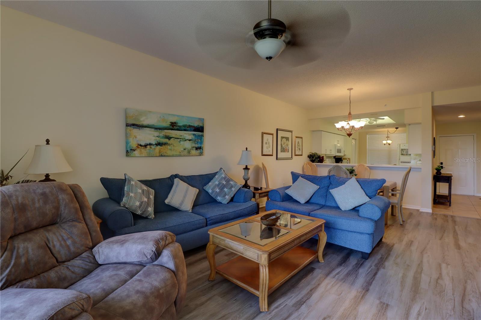 HERITAGE OAKS GOLF & COUNTRY CLUB - Residential