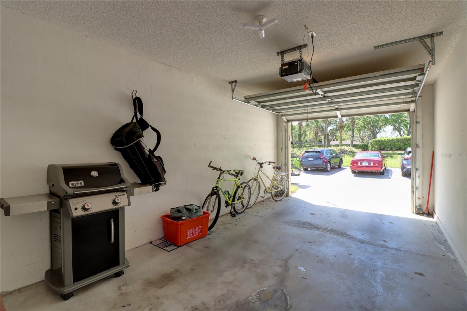 HERITAGE OAKS GOLF & COUNTRY CLUB - Residential