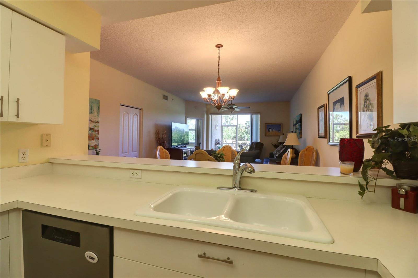 HERITAGE OAKS GOLF & COUNTRY CLUB - Residential